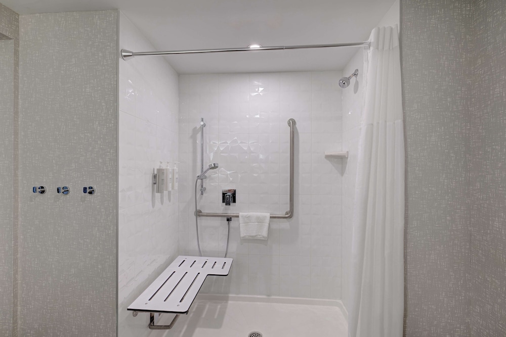 Hampton Inn & Suites by Hilton Burlington Toronto