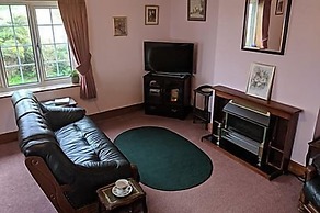 Huntingball Lodge