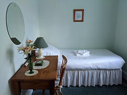 Huntingball Lodge
