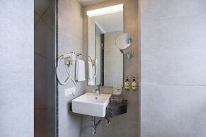 Lemon Tree Hotel, Kalina BKC, Mumbai