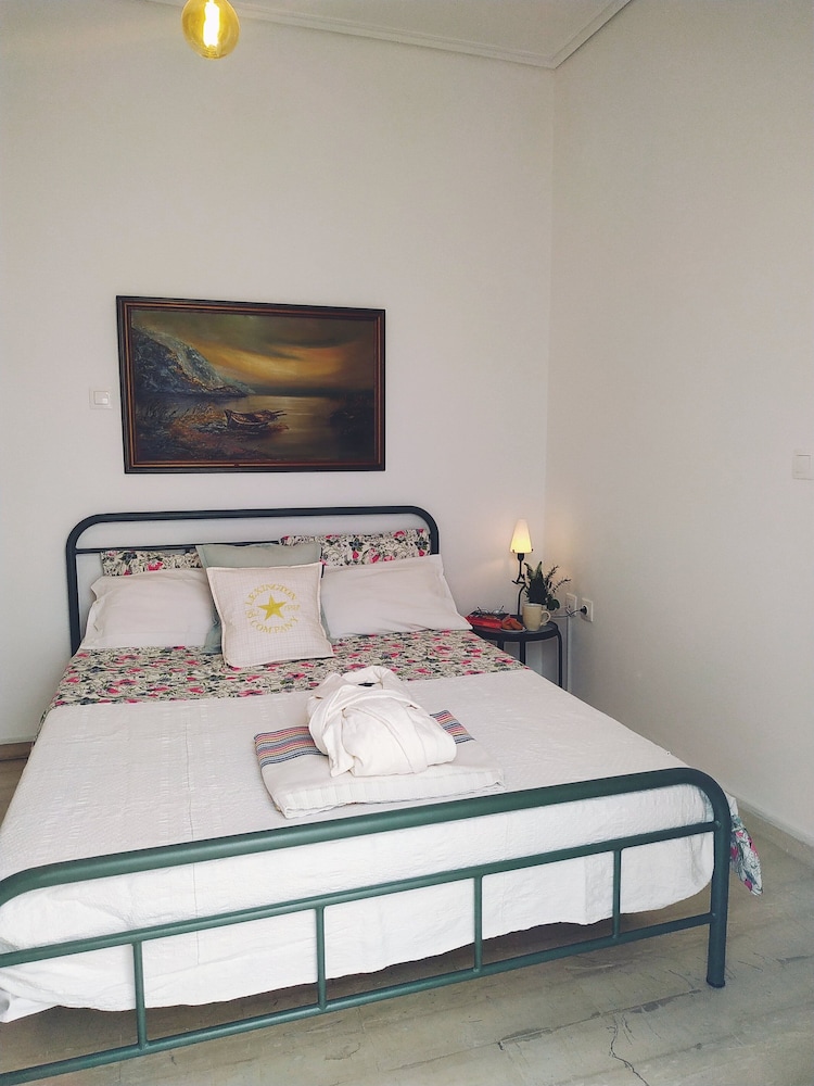 House Sleeps 4 With Pets