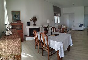 House Sleeps 4 With Pets