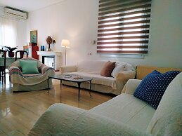 House Sleeps 4 With Pets