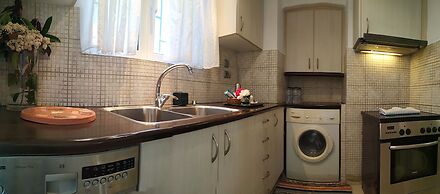 House Sleeps 4 With Pets