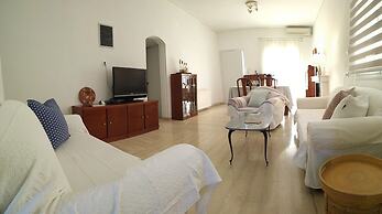 House Sleeps 4 With Pets