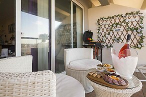 Sea View 2 Bed Apartment Close to Beach Hpi6768