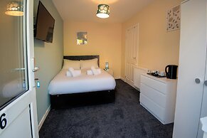 Irvine Riverside Guesthouse