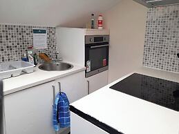 Irvine Riverside Guesthouse