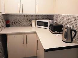 Irvine Riverside Guesthouse