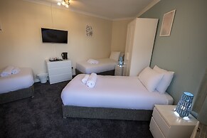 Irvine Riverside Guesthouse