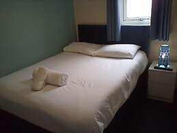 Irvine Riverside Guesthouse