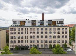Stunning Views 1BR Home with Sauna and Balcony