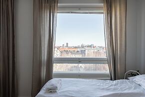 Stunning Views 1BR Home with Sauna and Balcony