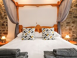 Honey Bee Cottage