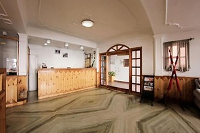 Goroomgo Kalra Regency Shimla