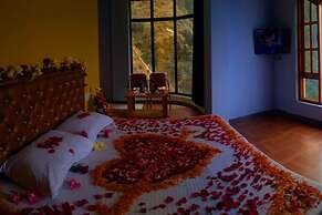 Goroomgo Divine Hills Shimla