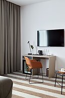 B.60 Hotel