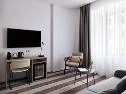 B.60 Hotel