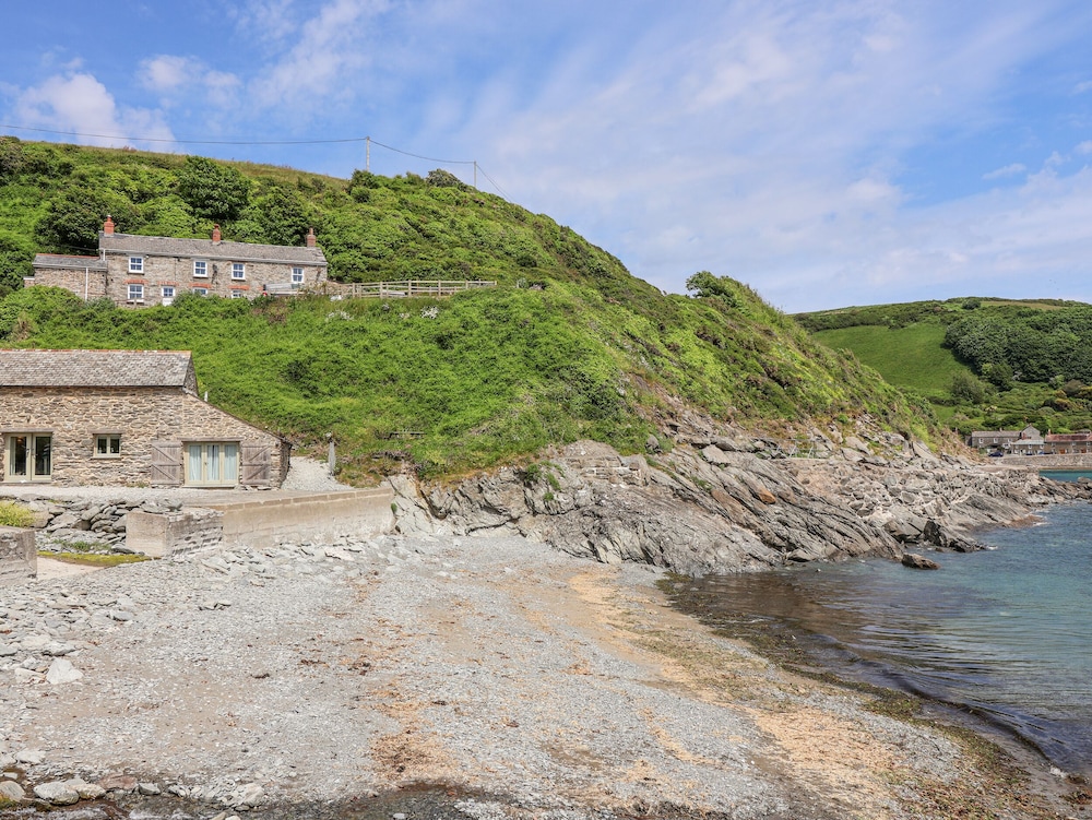 2 Cliff Cottages