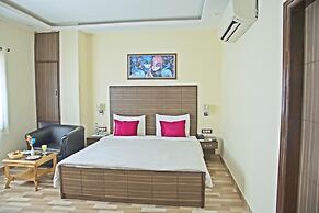 Spring Sky Mughalsarai by ShriGo Hotels