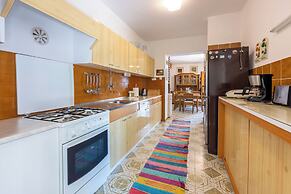 Apartment Aura