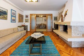 Apartment Aura