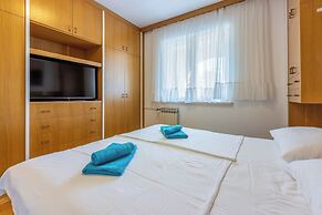Apartment Aura