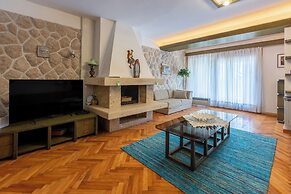 Apartment Aura