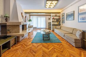 Apartment Aura