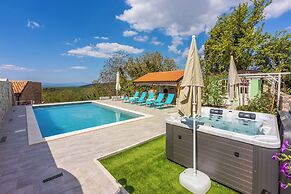 Villa Green Point