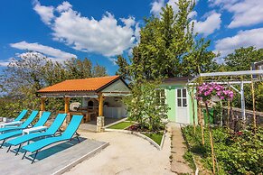 Villa Green Point