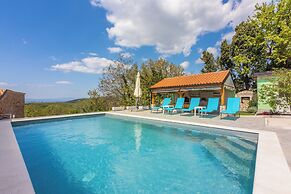 Villa Green Point
