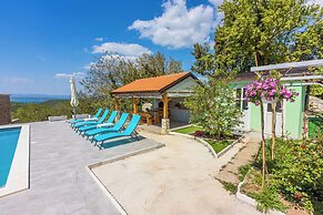 Villa Green Point