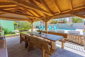 Villa Green Point