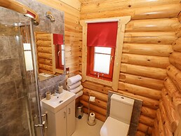 Rowan Lodge
