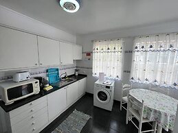 Comfortable 2-bedroom Apartment for Relaxing Stays