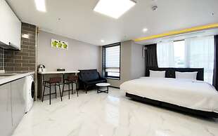 Song Jeong Hotel Blue Castle