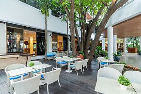 Cosy Beach Hotel