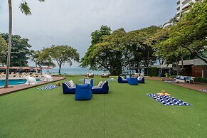 Cosy Beach Hotel