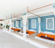 Cosy Beach Hotel