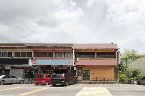 Spot On 90305 Hen Hen Hotel