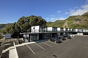 The Com Plex Motel