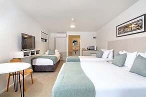 The Com Plex Motel