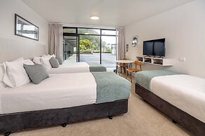 The Com Plex Motel