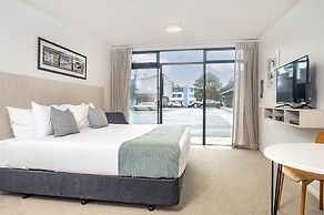 The Com Plex Motel