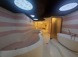 Almond Kids Hotel