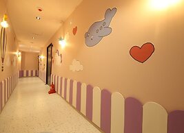 Almond Kids Hotel