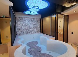 Almond Kids Hotel
