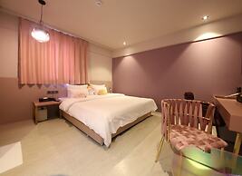 Almond Kids Hotel