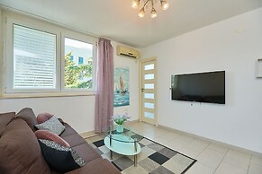 Apartment D&L